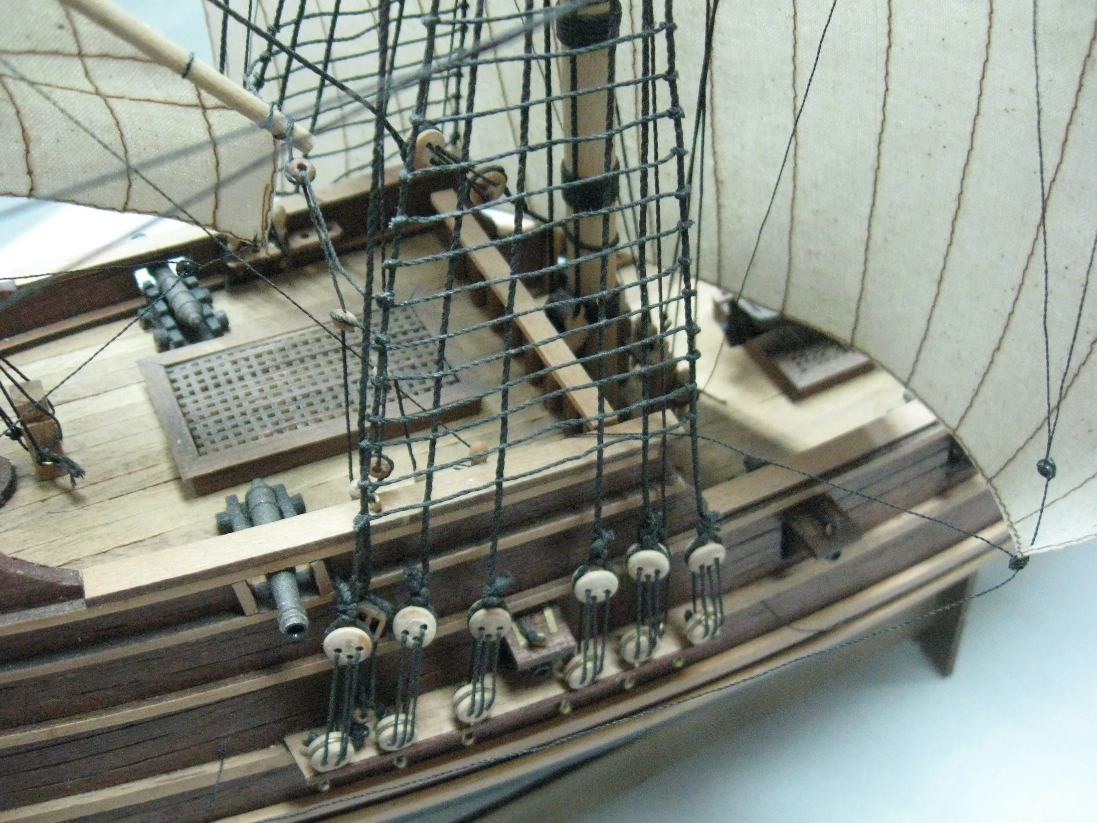 Модель корабля Галеон Золотая Лань - Верфь на Столе