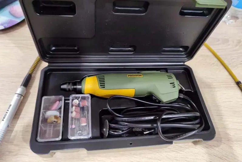 Бор-машинка Proxxon FBS12/EF 28462 + Блок питания регулируемый (28707) и набор сверл (28874) (Германия) 28462