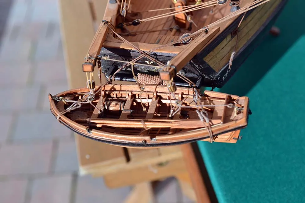 модель корабля для сборки Harvey