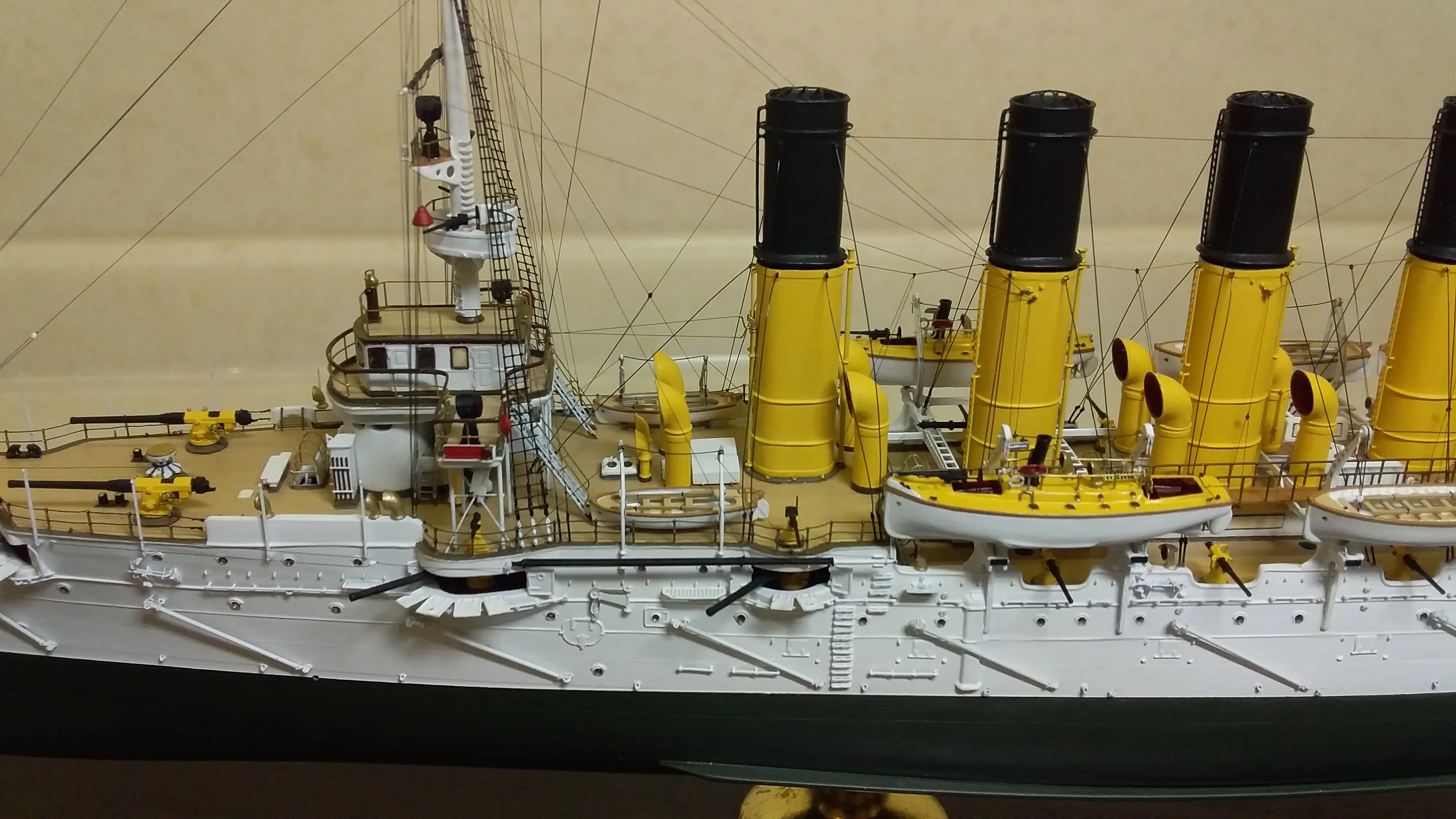 Модель корабля Бронепалубный крейсер 1 ранга «Варяг» - Верфь на Столе