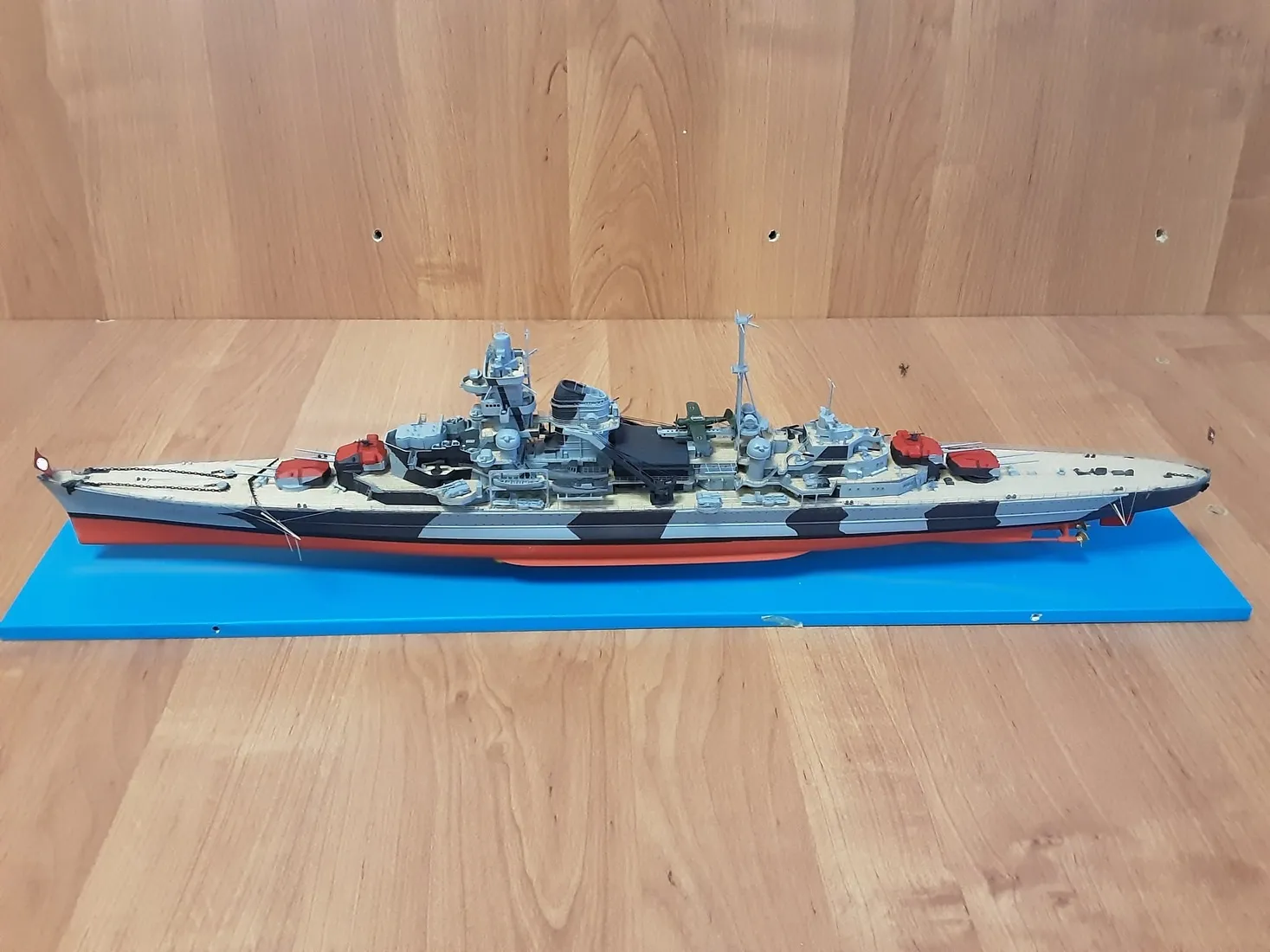 Модель корабля Admiral Hipper - Верфь на Столе