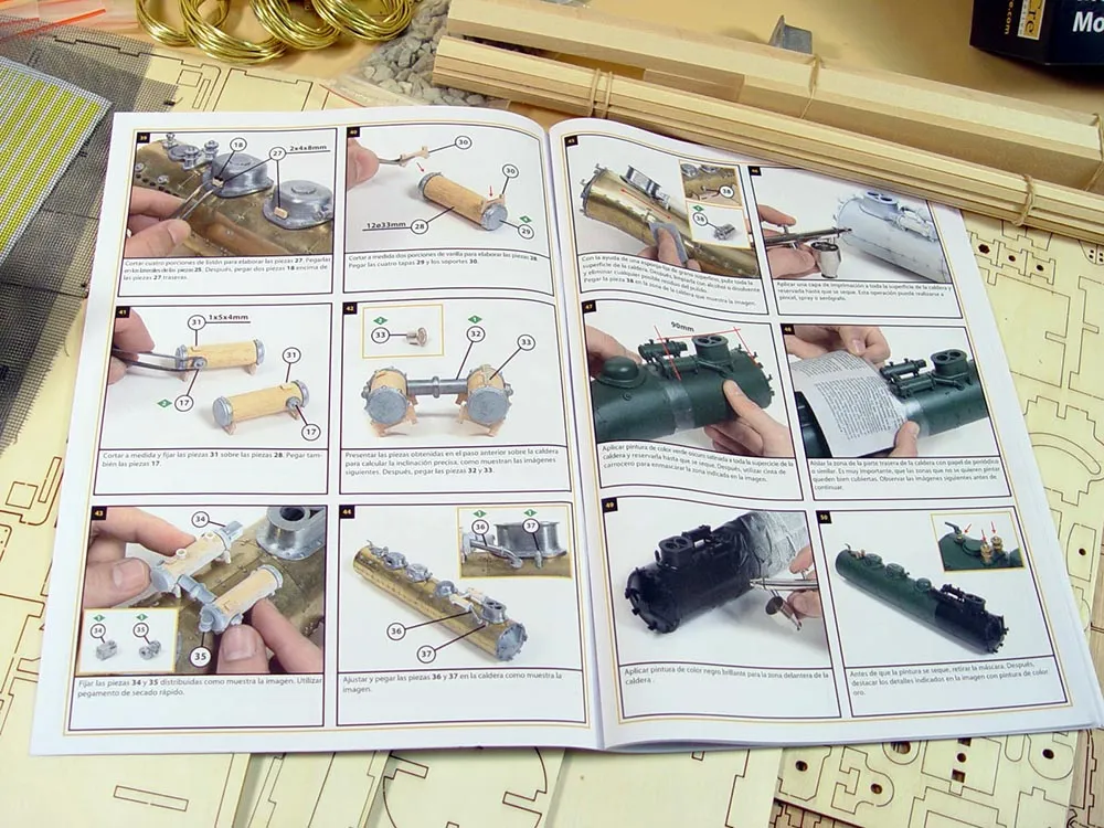 Модель паровоза PACIFIC 231 + (Полный набор инструментов, клея и краски)