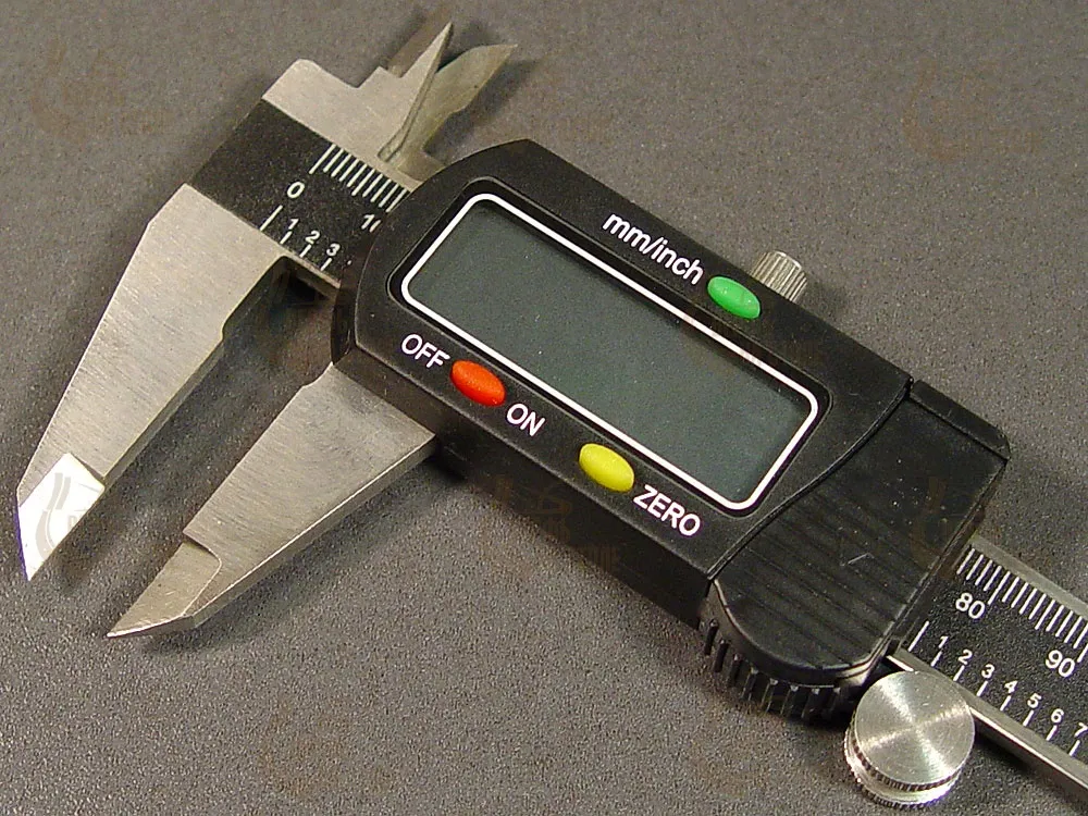 Цифровой штангенциркуль