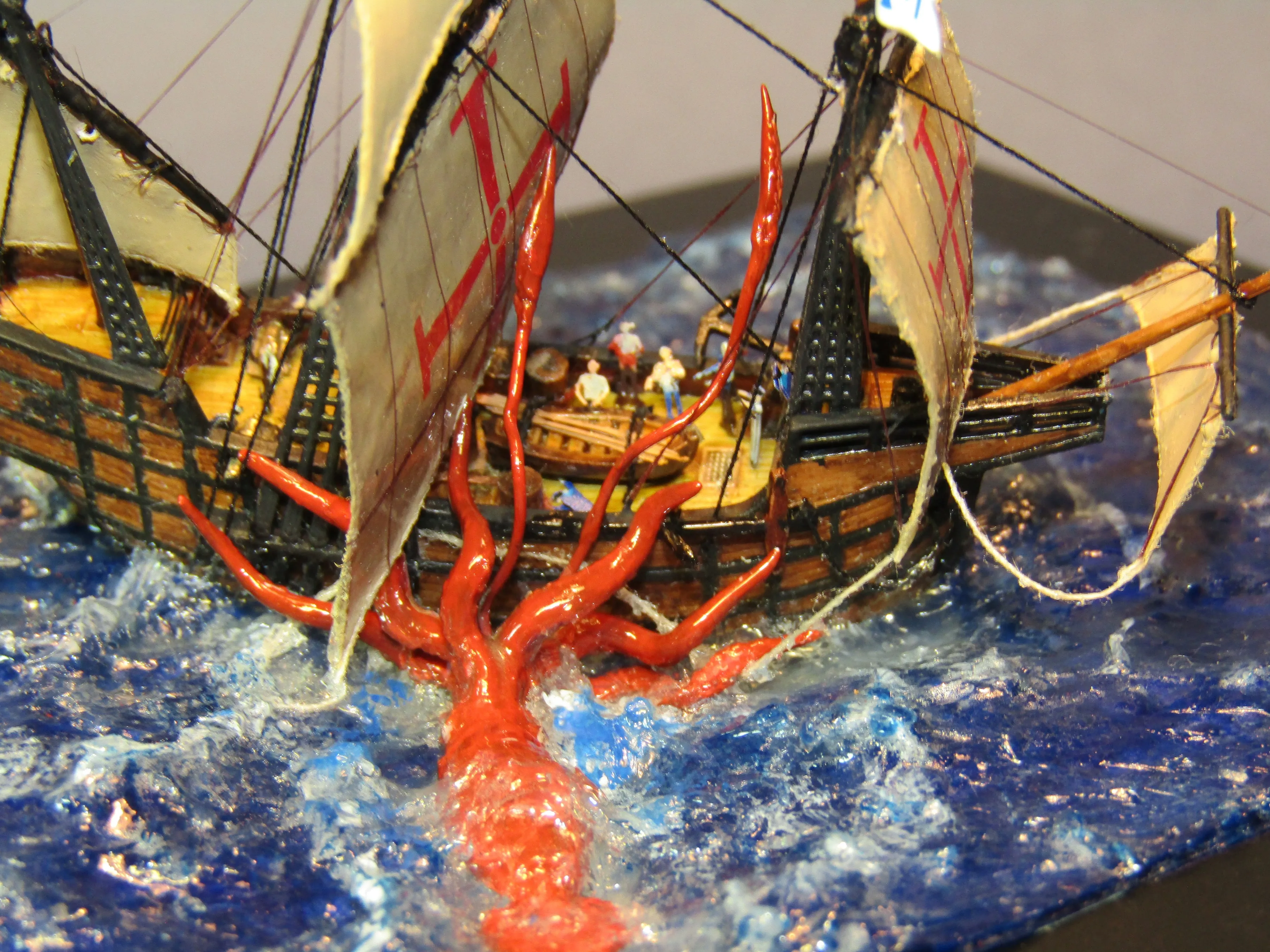 Модель корабля Каракка “Santa Maria” и Кракен - Верфь на Столе