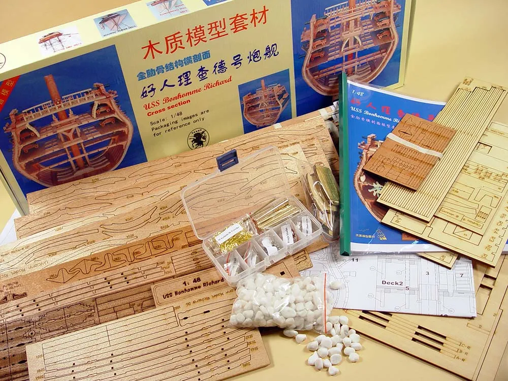 модель корабля для сборки Bonhomme Richard сечение, версия вишня + интерьер