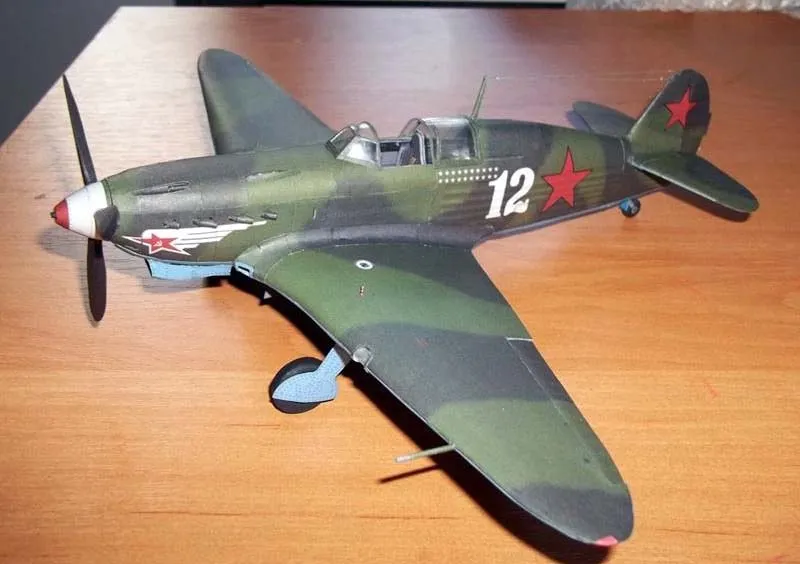 Модель из картона Истребитель 1942