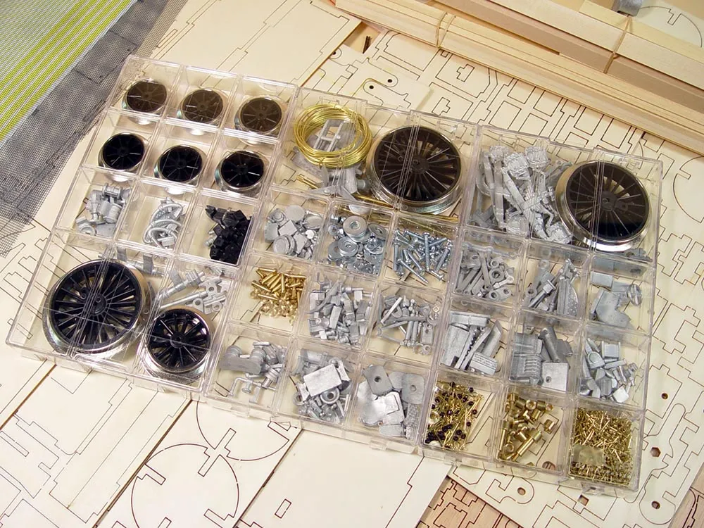 Модель паровоза PACIFIC 231 + (Стартовый набор инструментов)