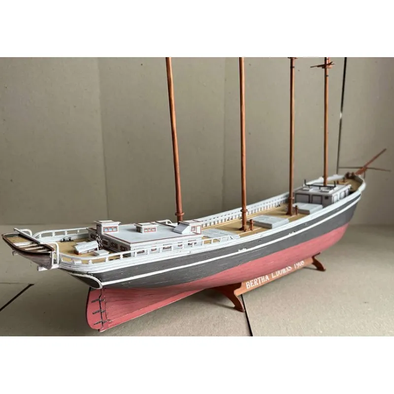 Модель из картона шхуна Bertha L. Downs
