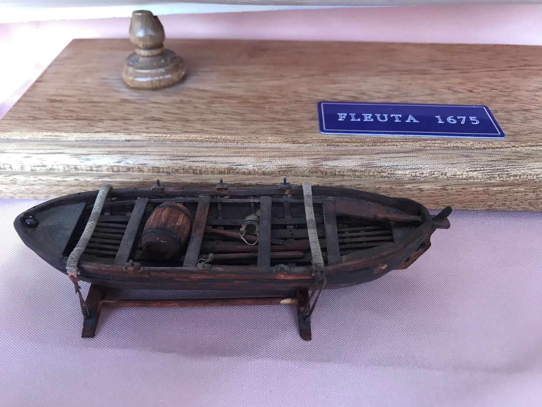 Модель корабля Dutch Flute - Верфь на Столе