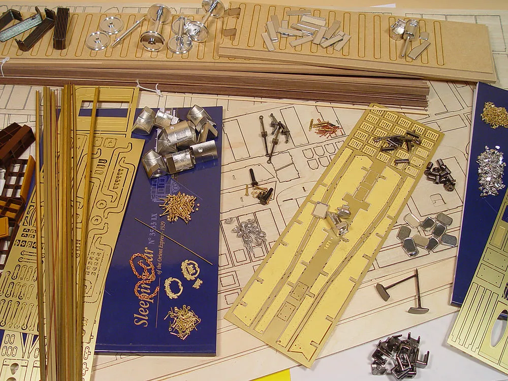 модель паровоза ORIENT EXPRESS спальный вагон 3533 LX