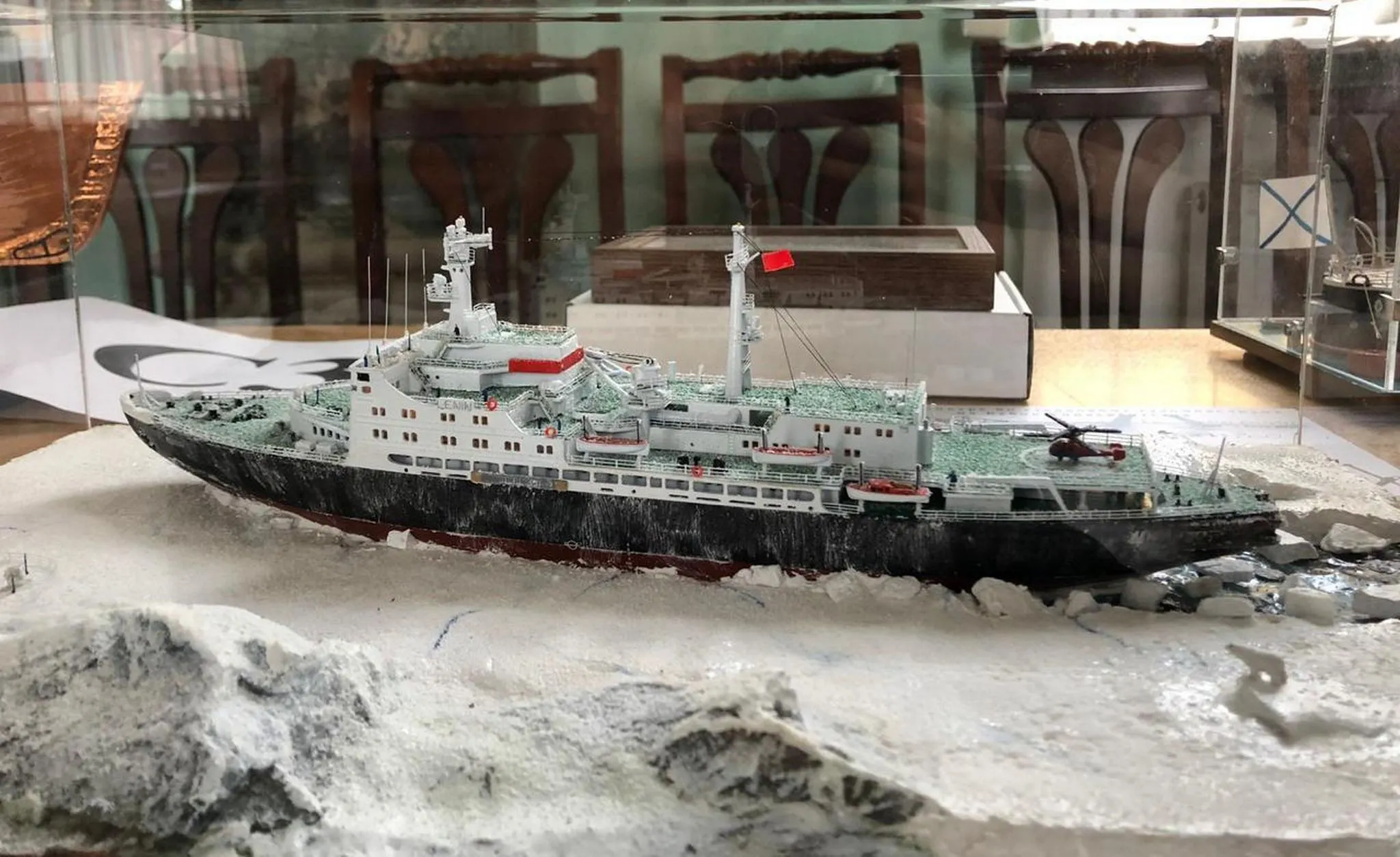 Модель корабля Ледокол «Ленин» во льдах - Верфь на Столе