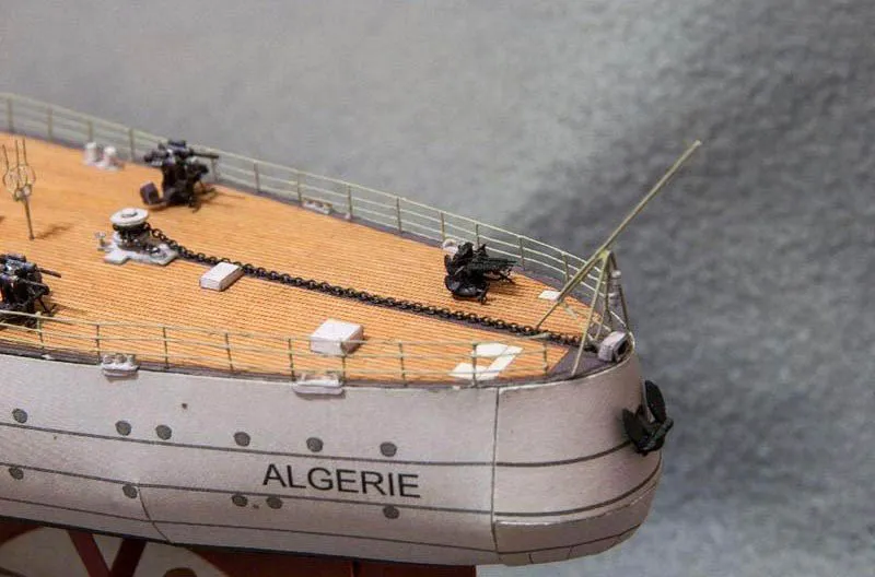 Модель из картона крейсер "Algerie"