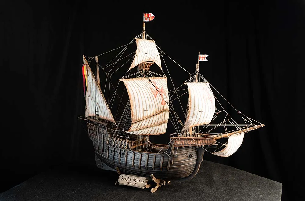 Santa Maria + паруса, подставка и стапель