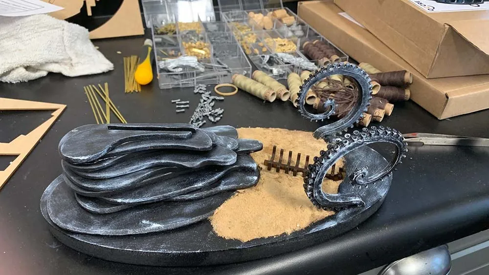 модель корабля своими руками Flying Dutchman (Летучий Голландец) с подсветкой и основанием