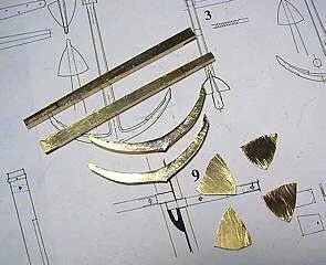 В идеале надо использовать пилку с шагом три зубца на толщину распиливаемого материала