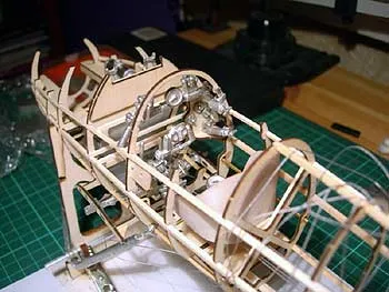 Металлические детали кабины пилота